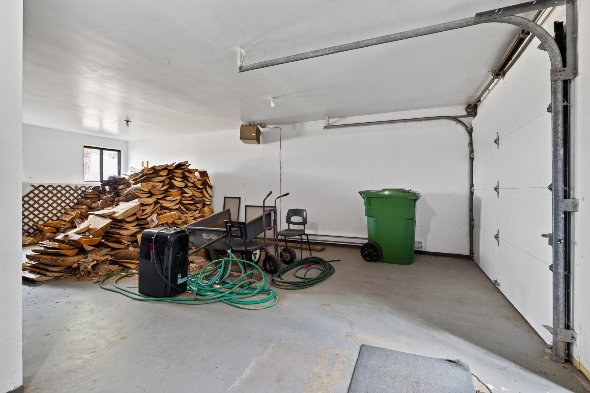 









1000


Ch. du Lac-Lusignan

,
Saint-Guillaume-Nord,




QC
J0K3B0

