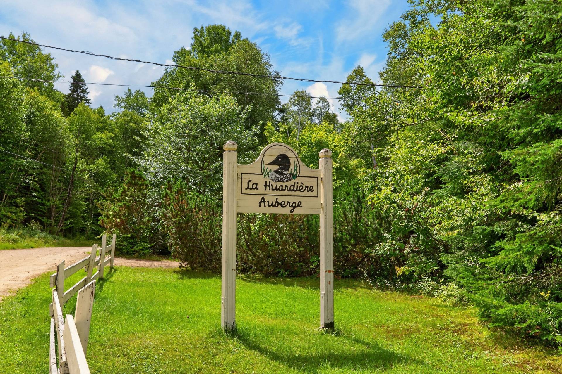 









1000


Ch. du Lac-Lusignan

,
Saint-Guillaume-Nord,




QC
J0K3B0

