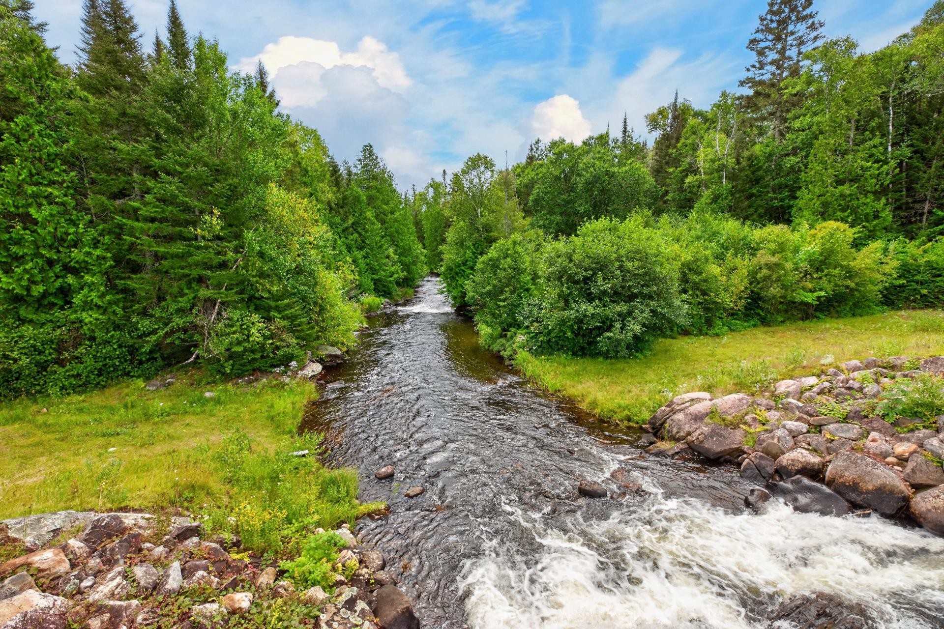 









1000


Ch. du Lac-Lusignan

,
Saint-Guillaume-Nord,




QC
J0K3B0


