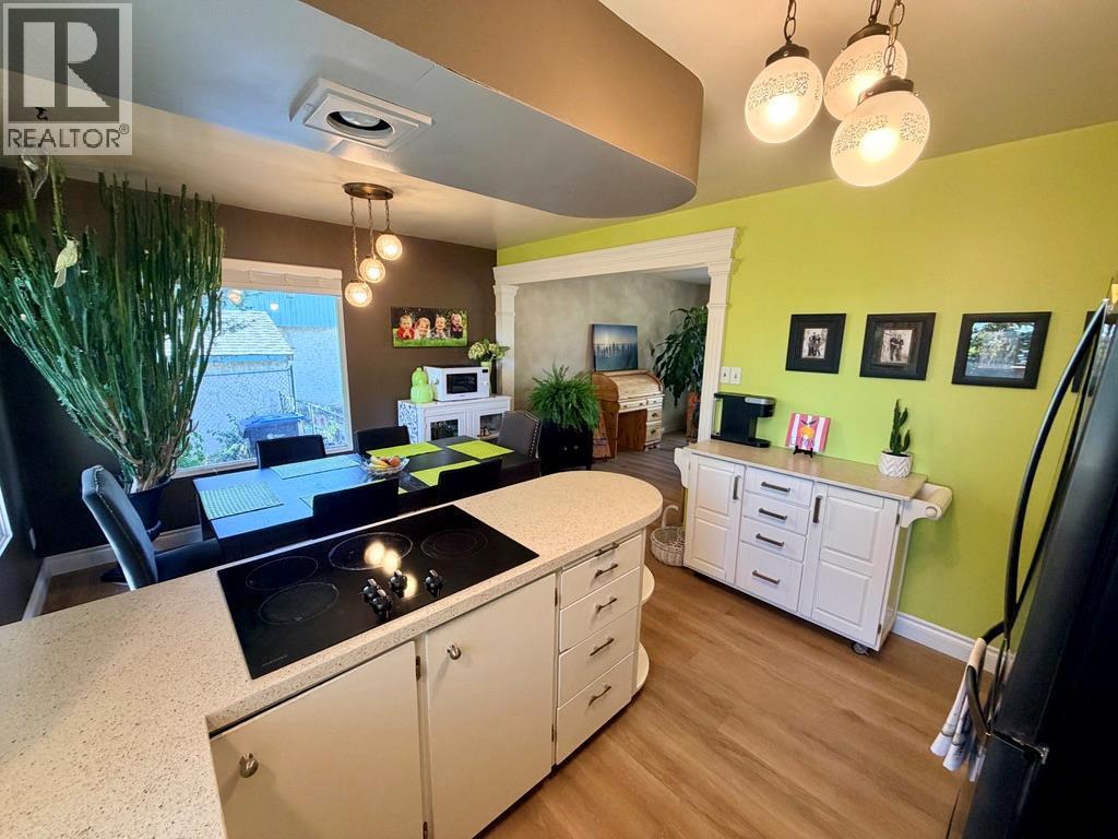 












1045 93 Avenue

,
Dawson Creek,




British Columbia
V1G1E3

