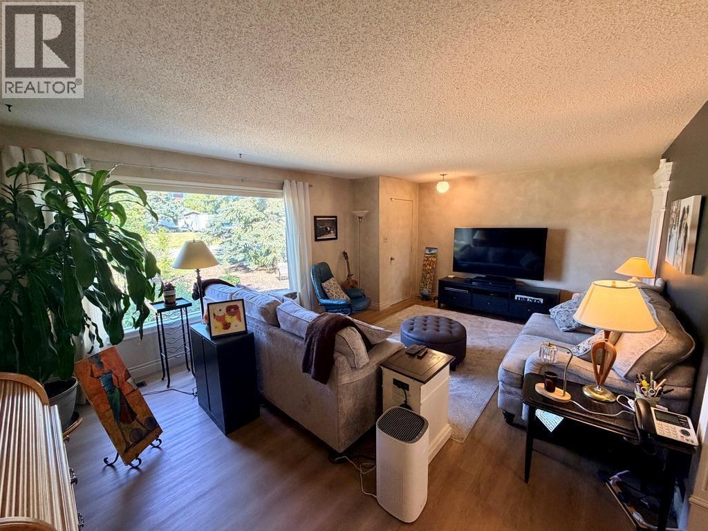 












1045 93 Avenue

,
Dawson Creek,




British Columbia
V1G1E3

