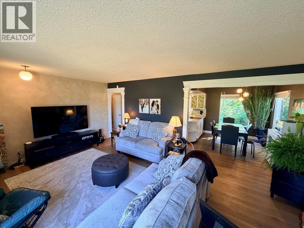 












1045 93 Avenue

,
Dawson Creek,




British Columbia
V1G1E3

