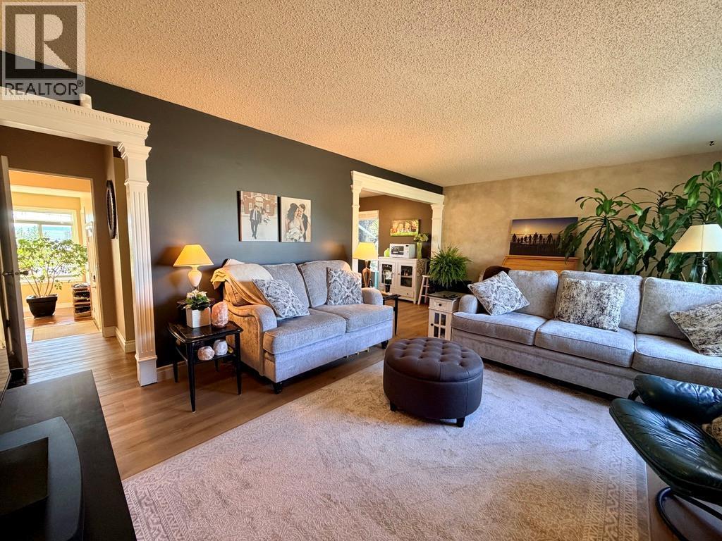 












1045 93 Avenue

,
Dawson Creek,




British Columbia
V1G1E3

