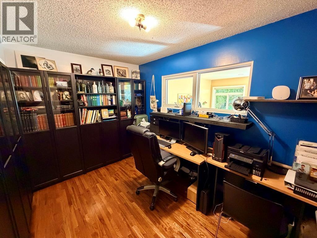












1045 93 Avenue

,
Dawson Creek,




British Columbia
V1G1E3

