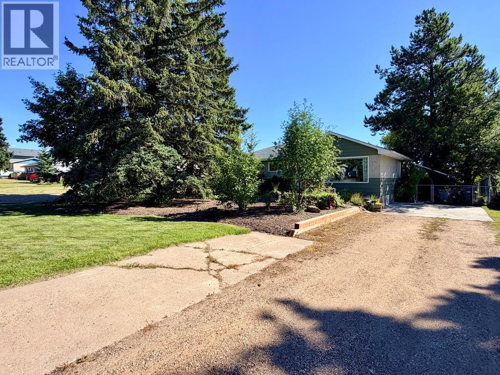 












1045 93 Avenue

,
Dawson Creek,




British Columbia
V1G1E3


