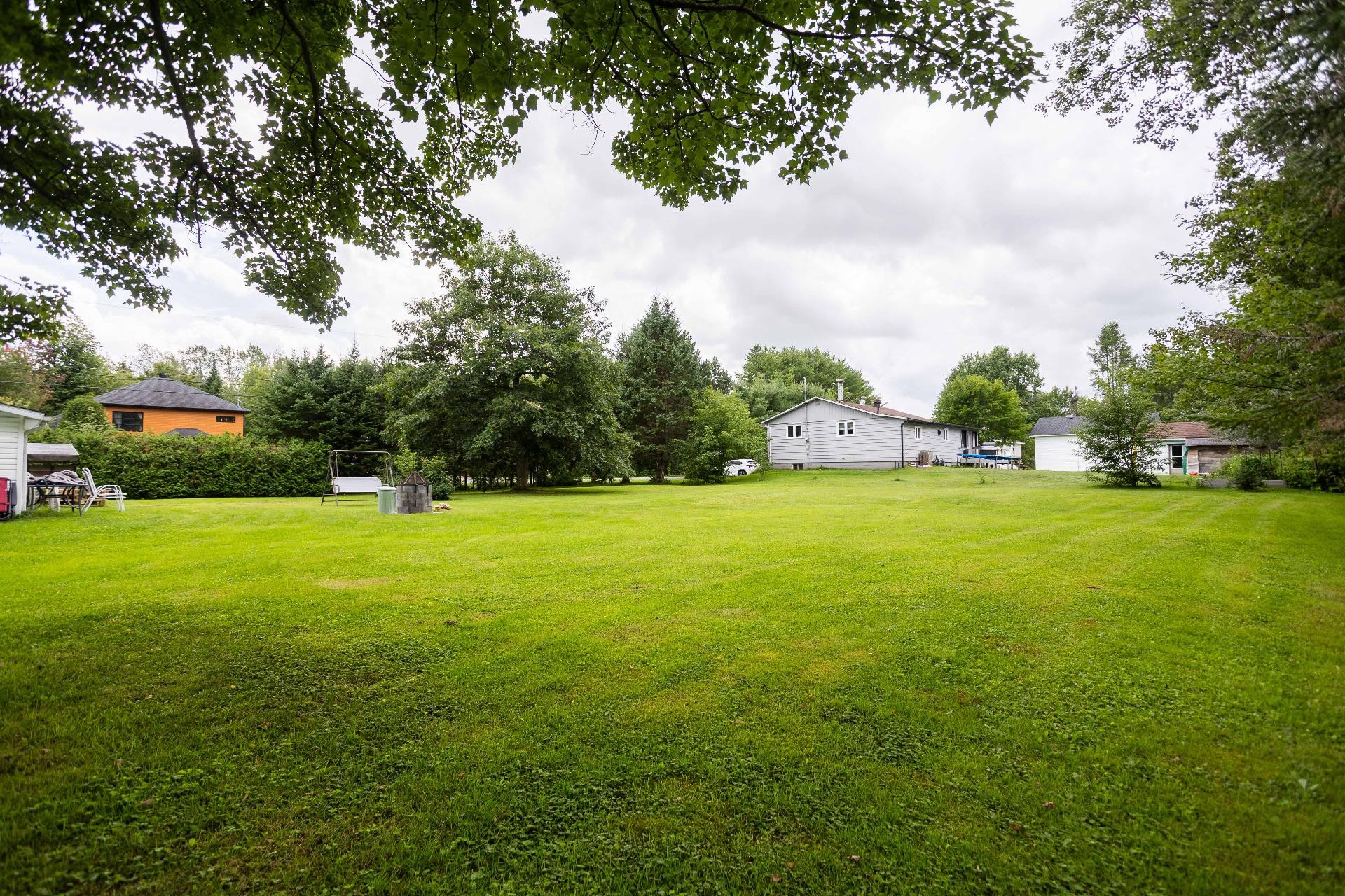 









650


Ch. Juneau

,
Shawinigan,




QC
G9R1L6

