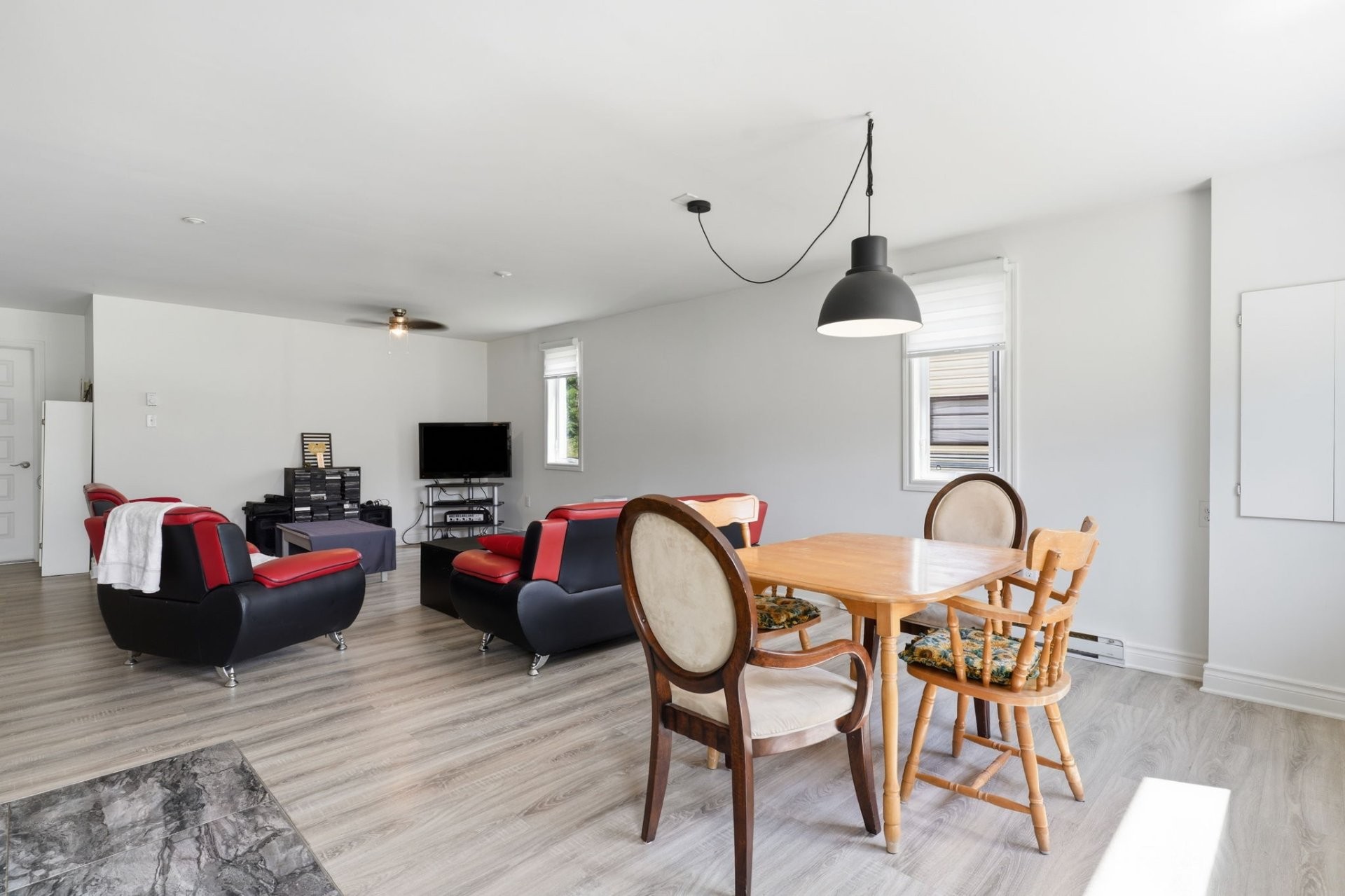 









4


Ch. Marks

,
Gracefield,




QC
J0X1W0

