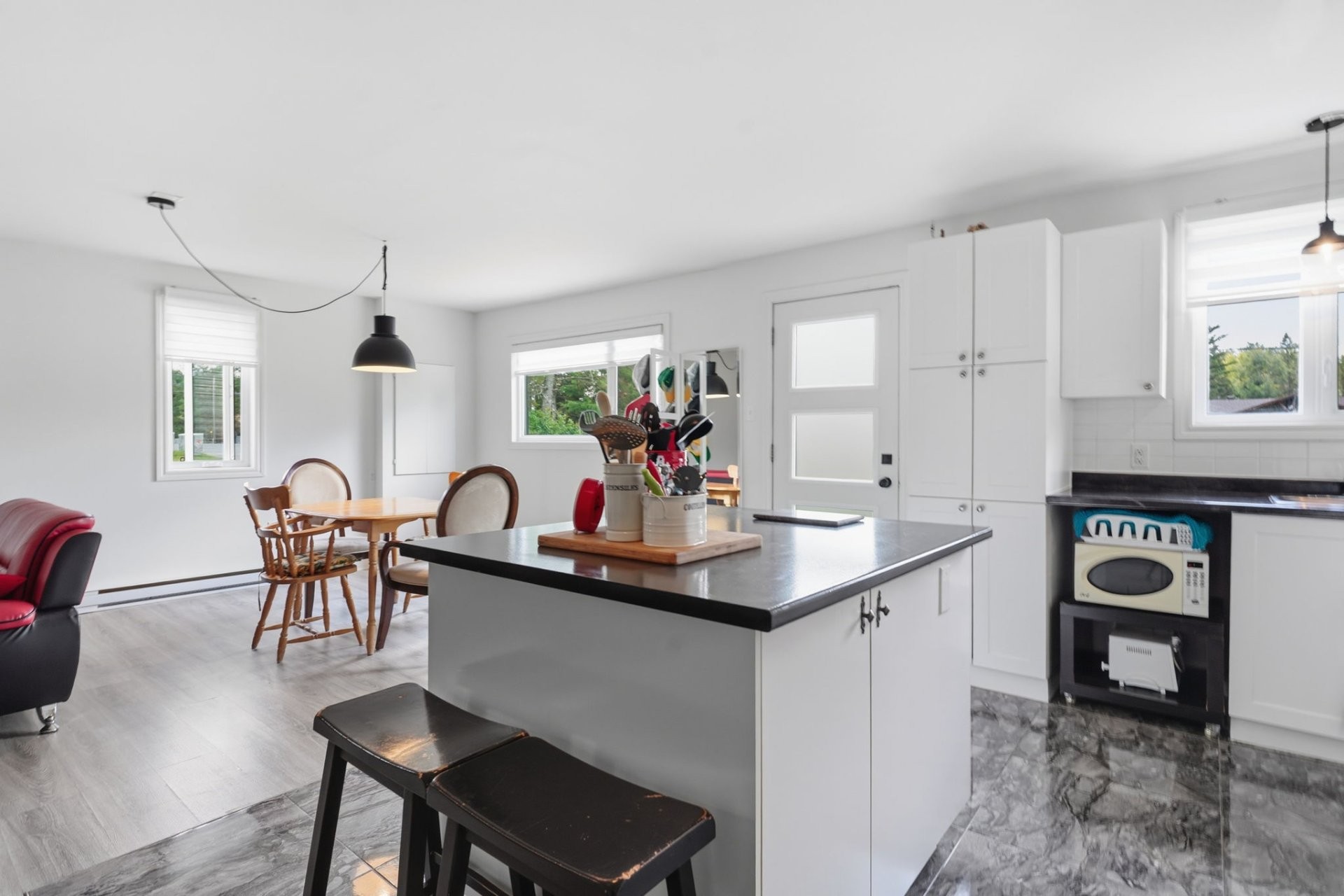 









4


Ch. Marks

,
Gracefield,




QC
J0X1W0


