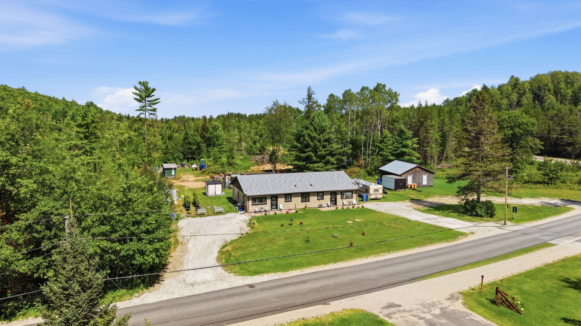 









4


Ch. Marks

,
Gracefield,




QC
J0X1W0

