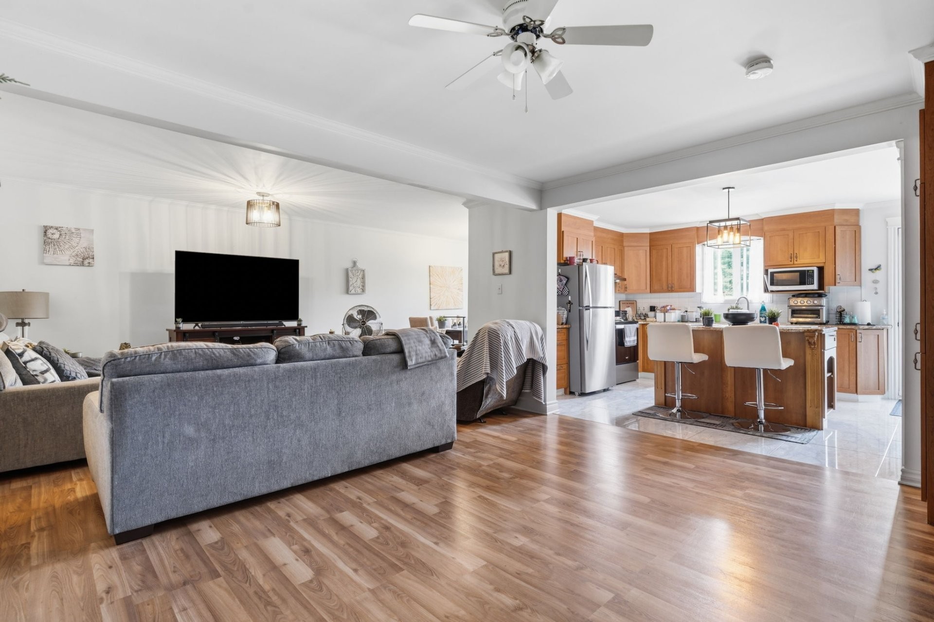 









4


Ch. Marks

,
Gracefield,




QC
J0X1W0


