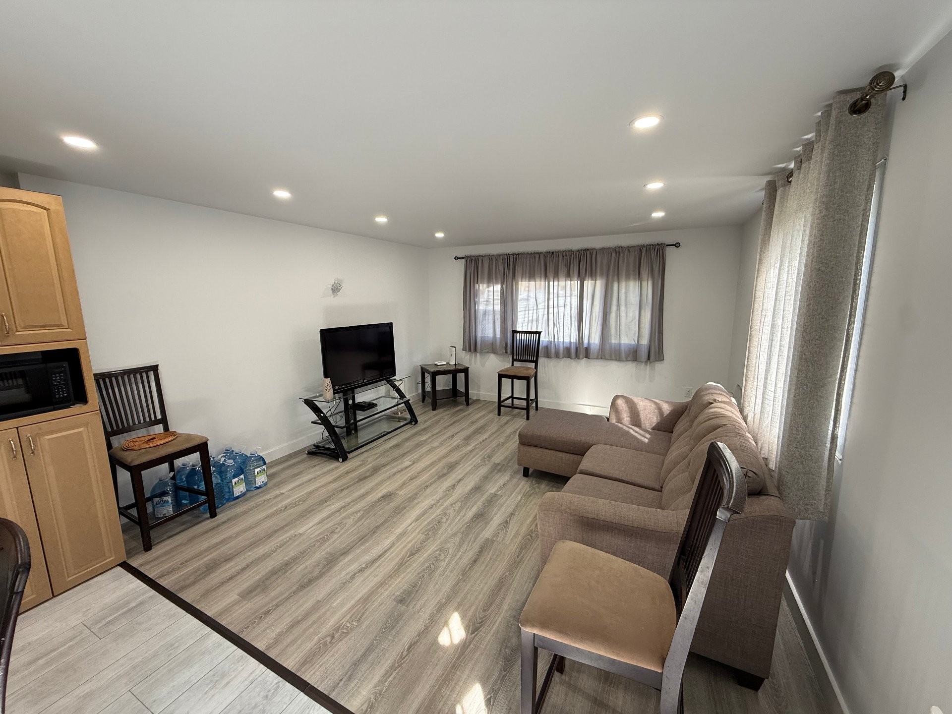 









4


Ch. de la Plantation

,
Cayamant,




QC
J0X1Y0

