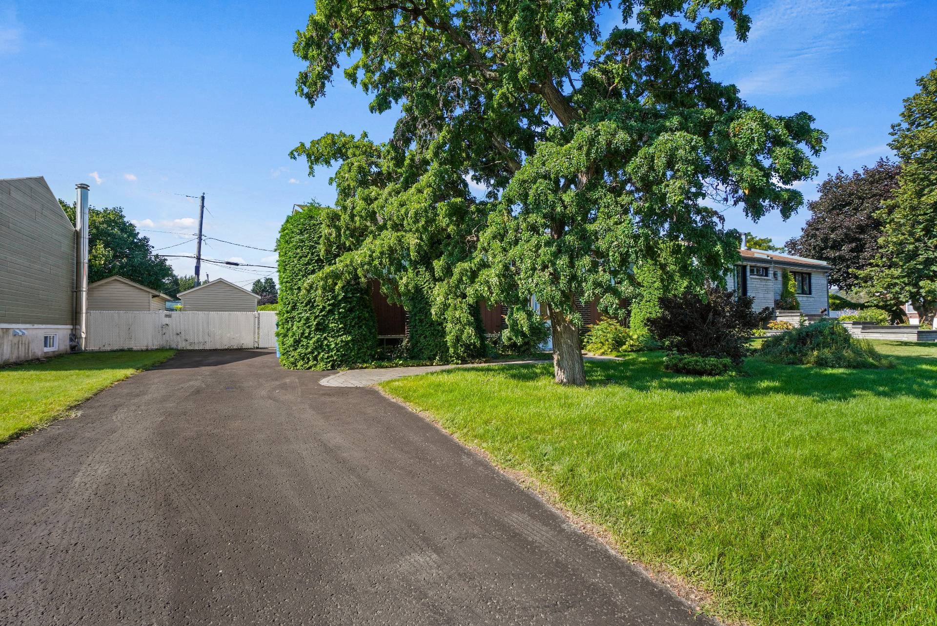 









226


Rue Latour

,
Repentigny (Repentigny),




QC
J6A5S9

