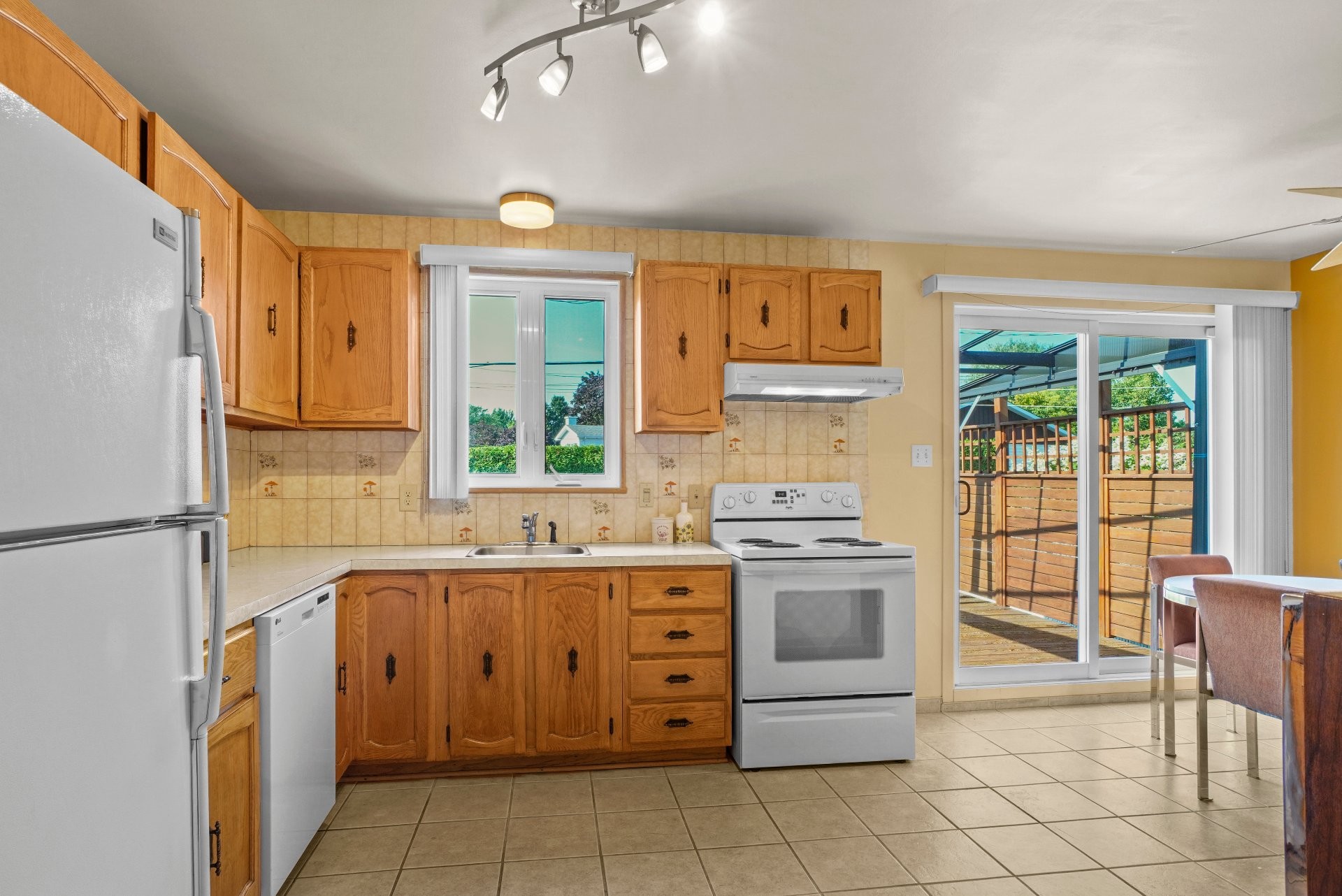 









226


Rue Latour

,
Repentigny (Repentigny),




QC
J6A5S9

