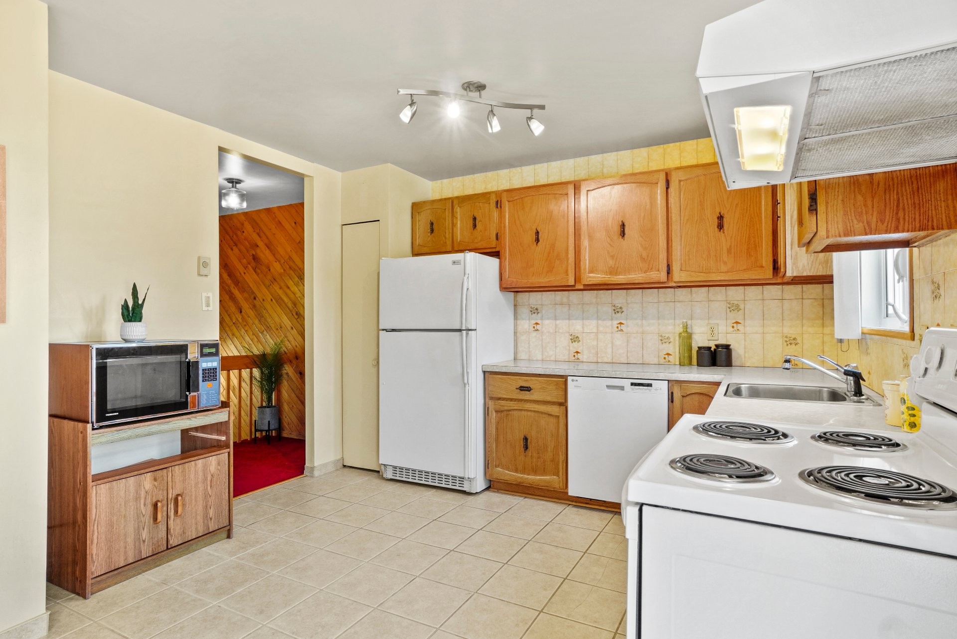 









226


Rue Latour

,
Repentigny (Repentigny),




QC
J6A5S9

