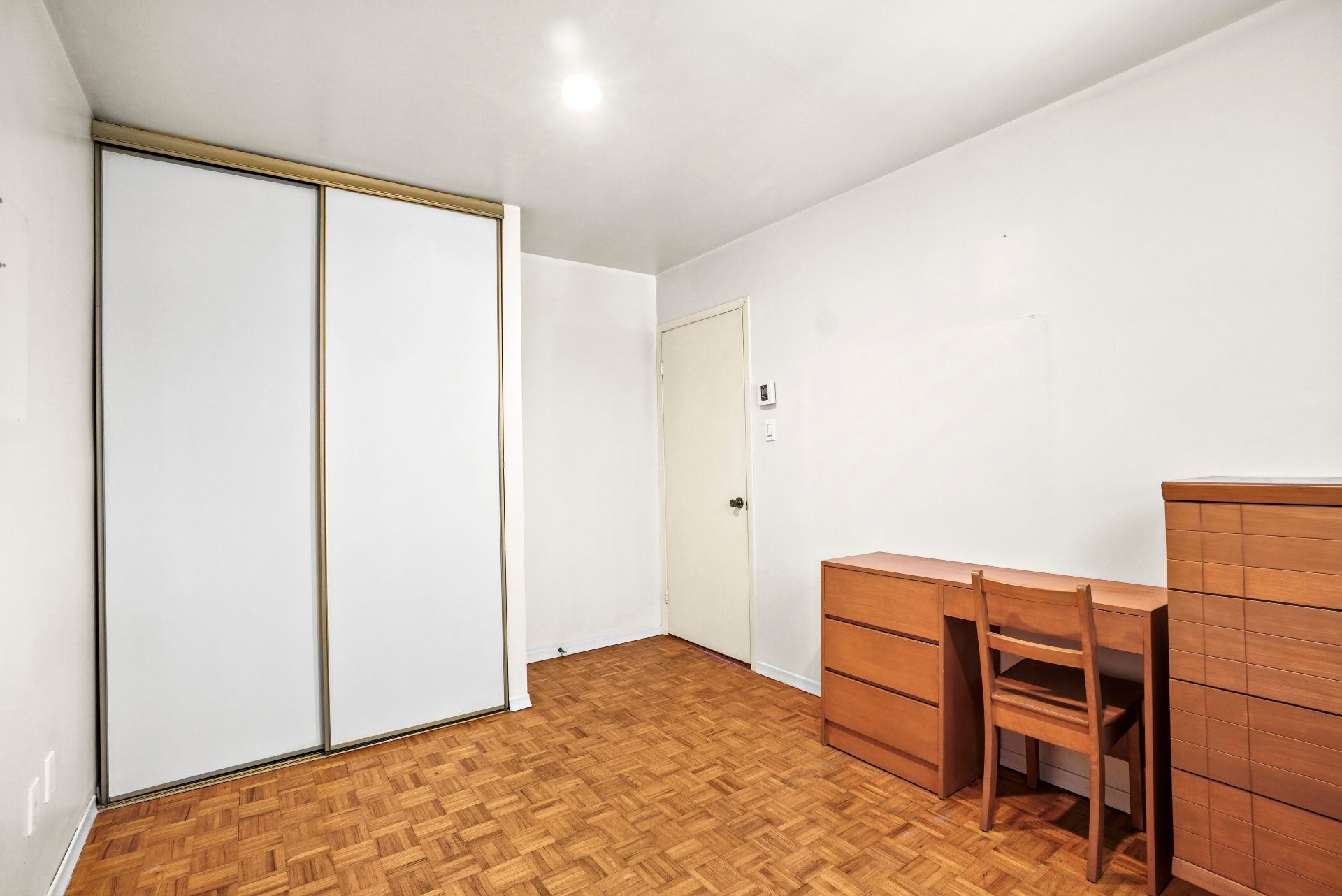 









226


Rue Latour

,
Repentigny (Repentigny),




QC
J6A5S9

