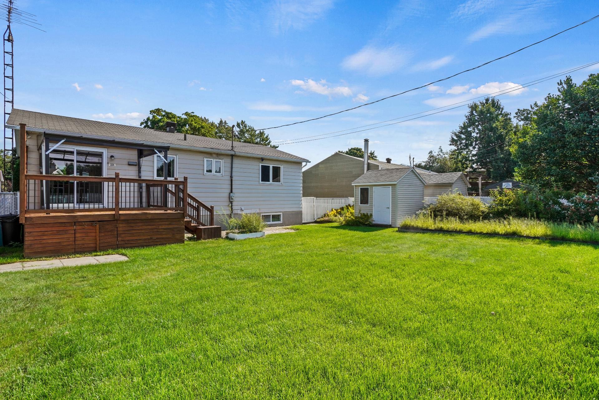 









226


Rue Latour

,
Repentigny (Repentigny),




QC
J6A5S9


