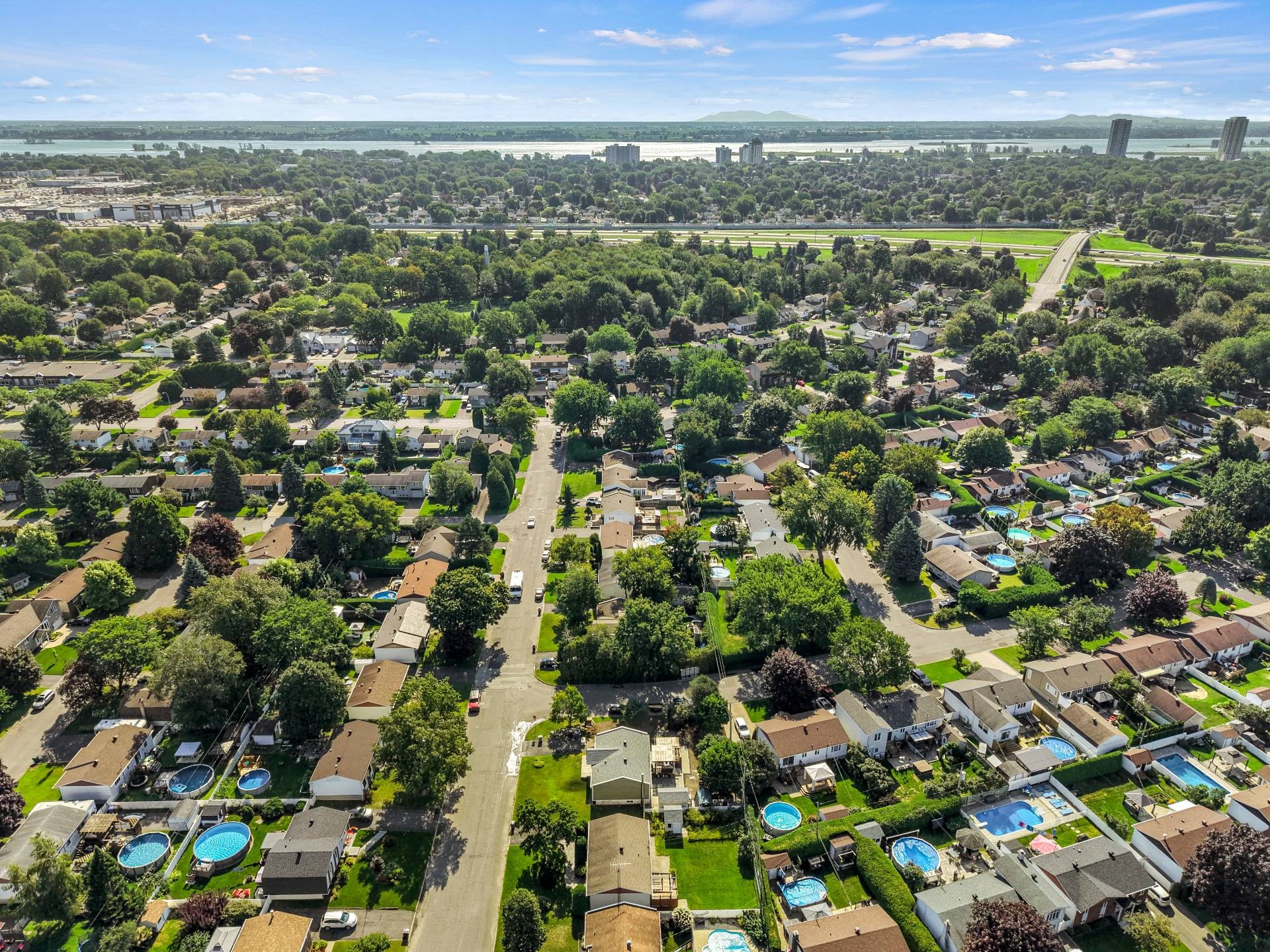 









226


Rue Latour

,
Repentigny (Repentigny),




QC
J6A5S9

