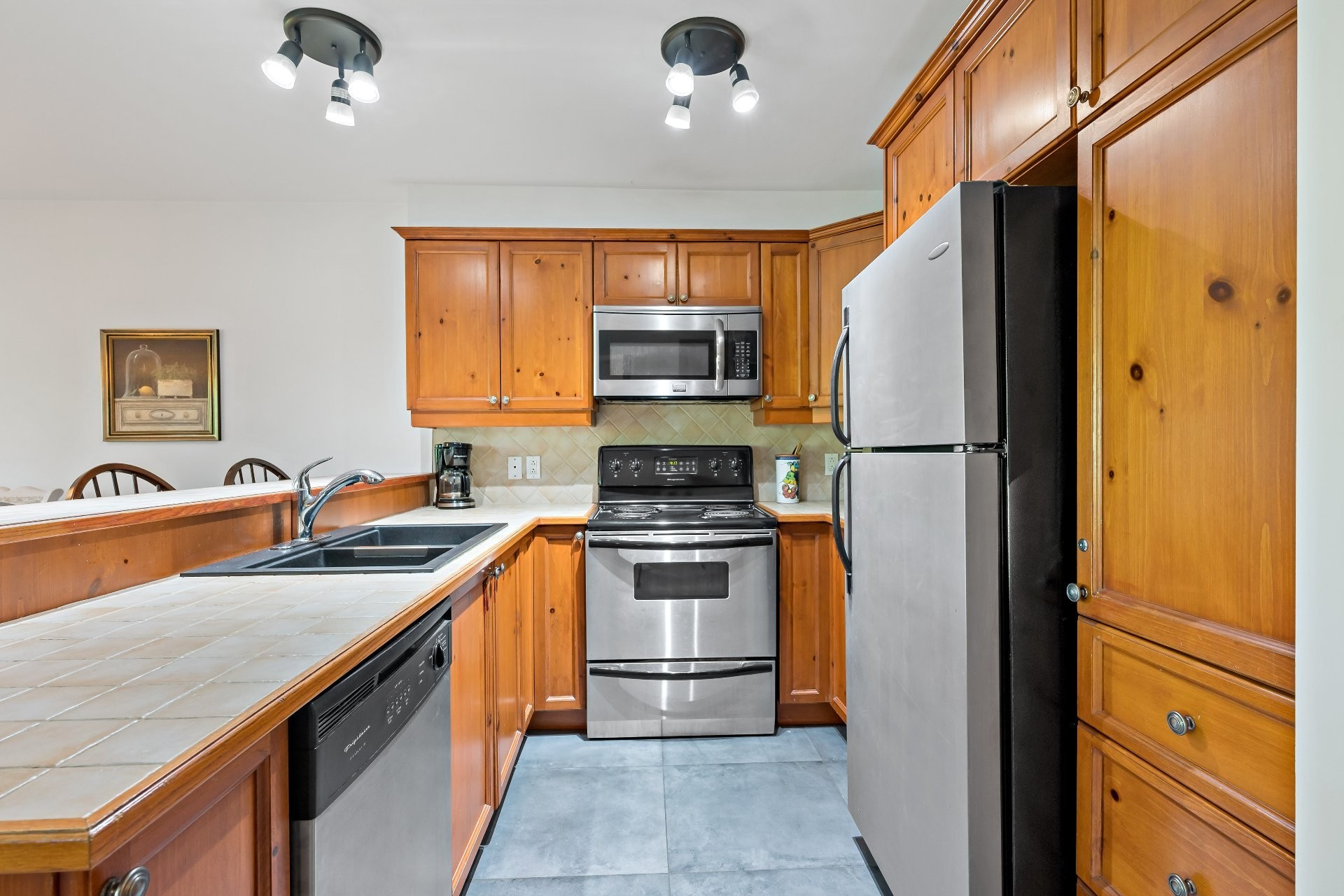 









225


Rue du Mont-Plaisant

, 1,
Mont-Tremblant,




QC
J8E1L2

