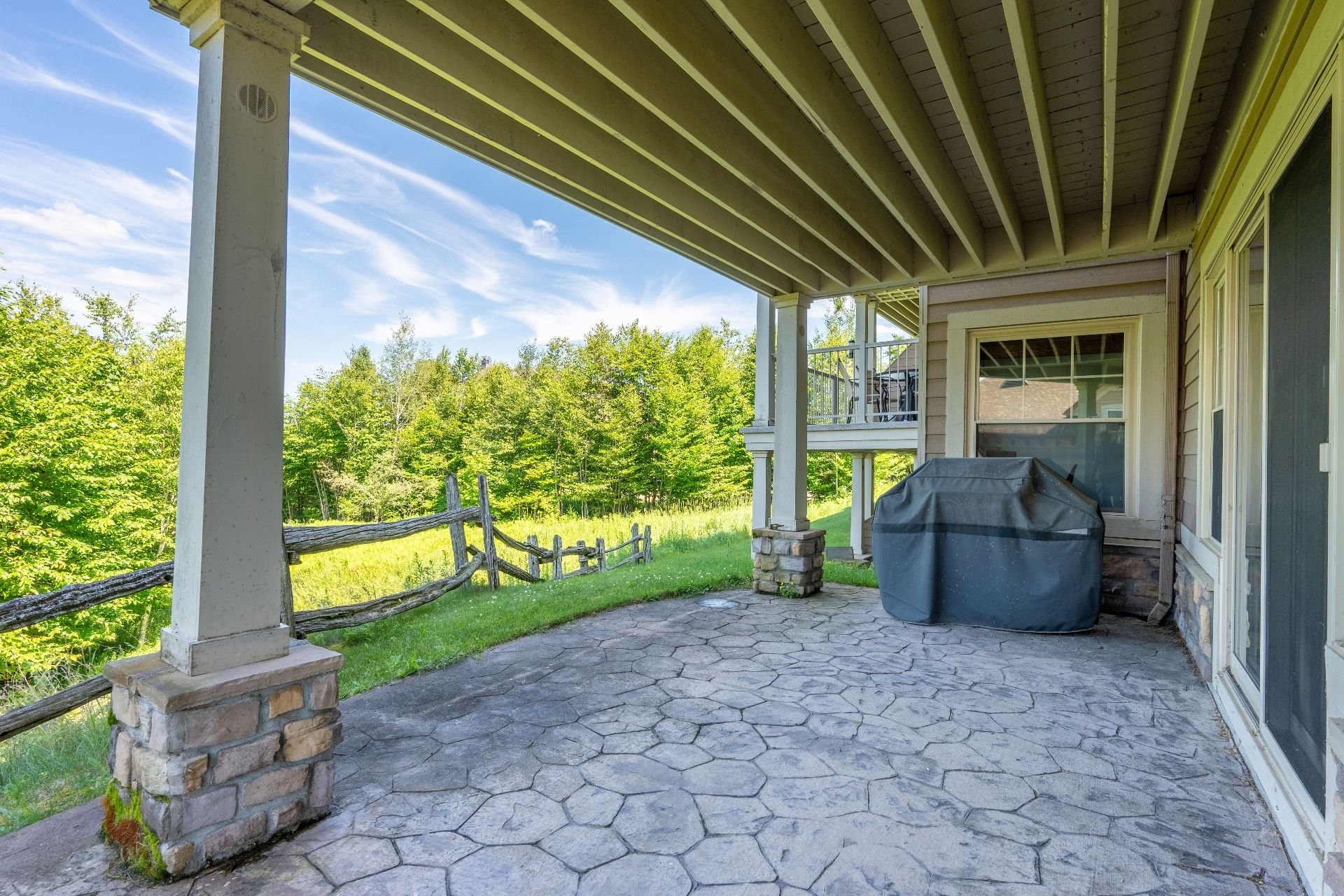 









225


Rue du Mont-Plaisant

, 1,
Mont-Tremblant,




QC
J8E1L2

