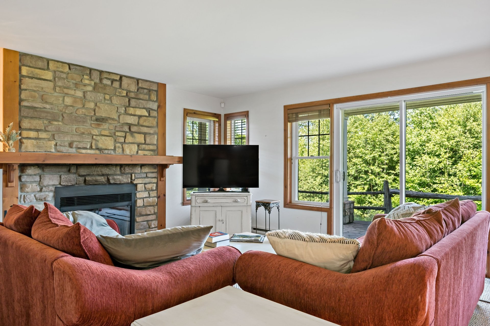 









225


Rue du Mont-Plaisant

, 1,
Mont-Tremblant,




QC
J8E1L2

