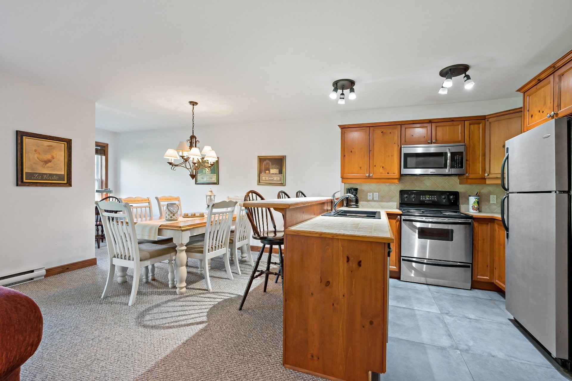 









225


Rue du Mont-Plaisant

, 1,
Mont-Tremblant,




QC
J8E1L2


