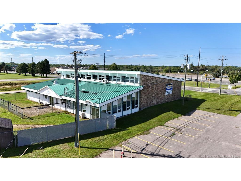 









895


St Anne

,
Bathurst,




NB
E2A 2N5


