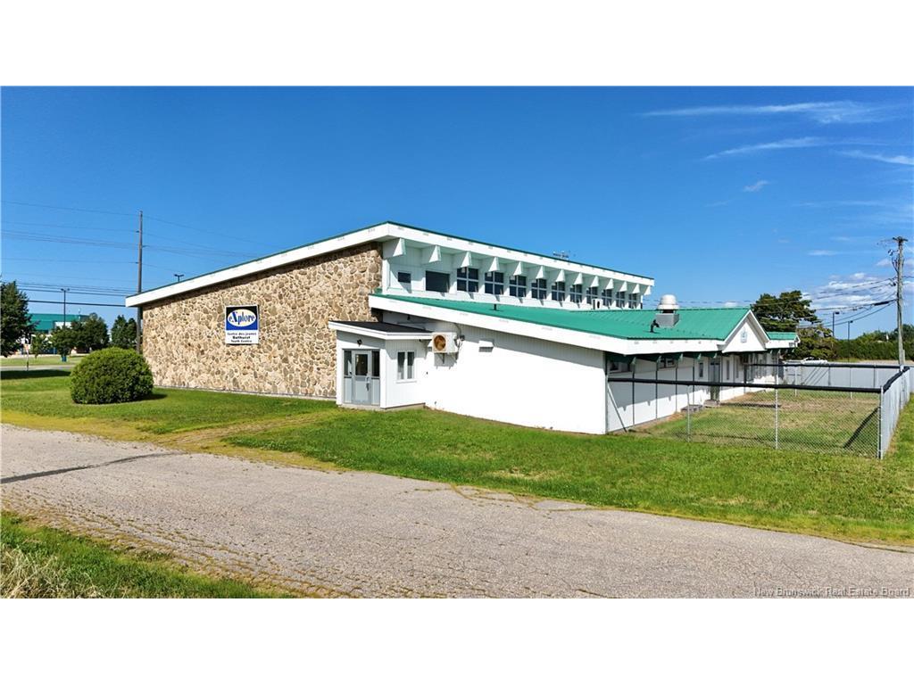 









895


St Anne

,
Bathurst,




NB
E2A 2N5

