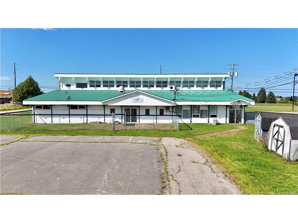 









895


St Anne

,
Bathurst,




NB
E2A 2N5

