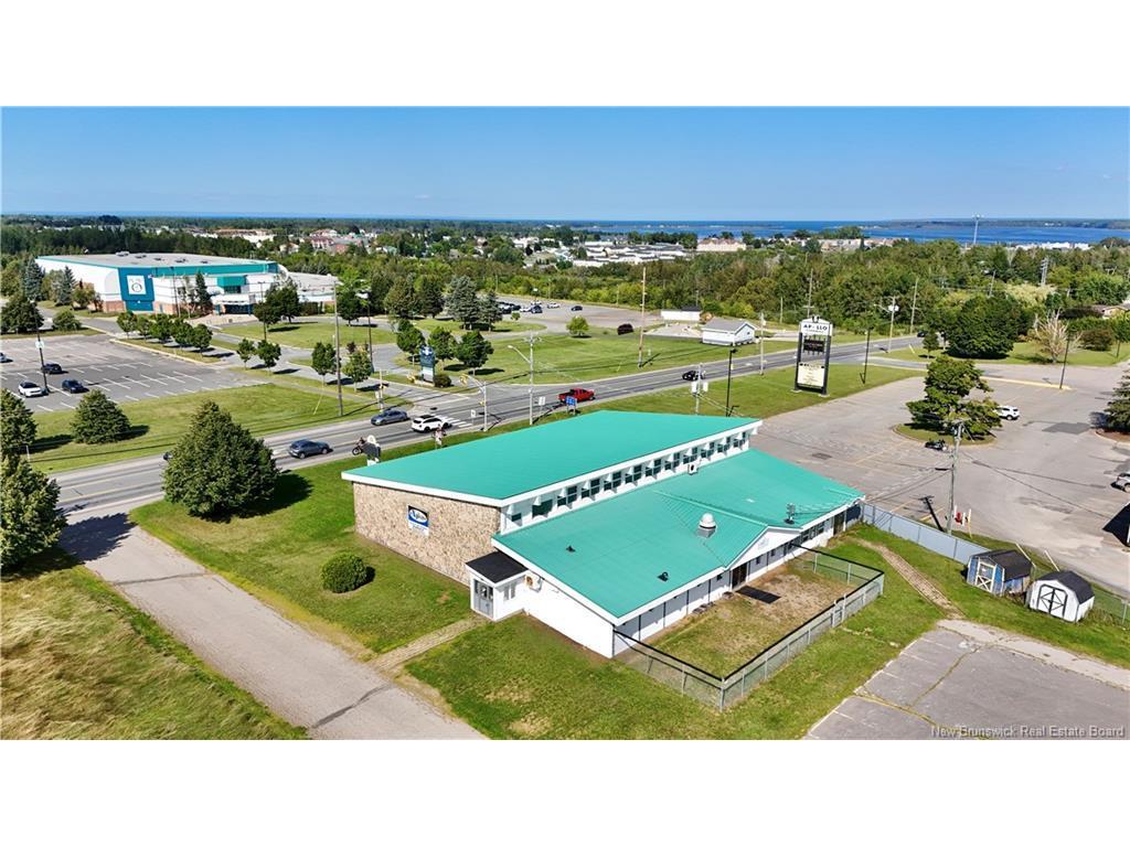 









895


St Anne

,
Bathurst,




NB
E2A 2N5

