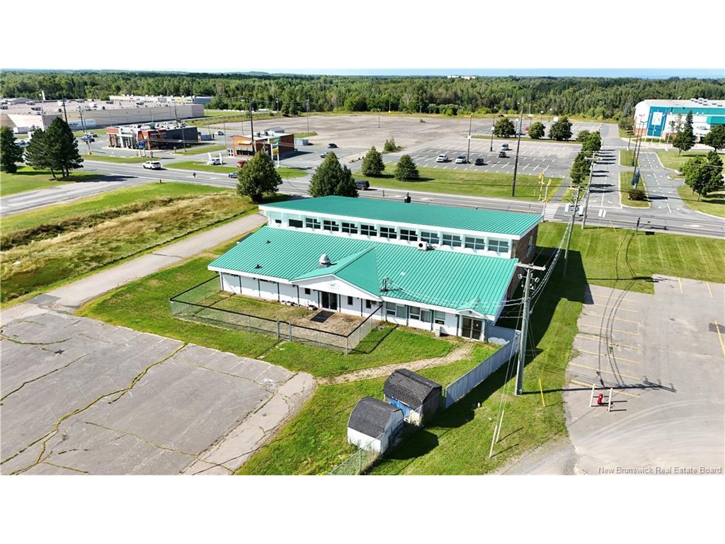 









895


St Anne

,
Bathurst,




NB
E2A 2N5

