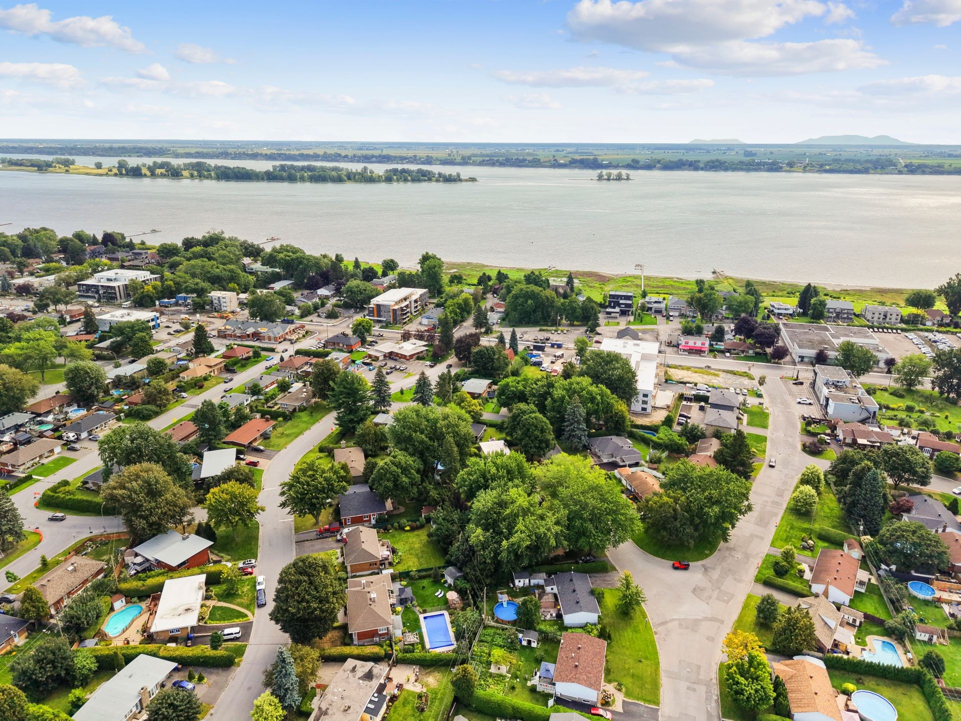 









19


Rue Denis

,
Repentigny (Repentigny),




QC
J6A4W5

