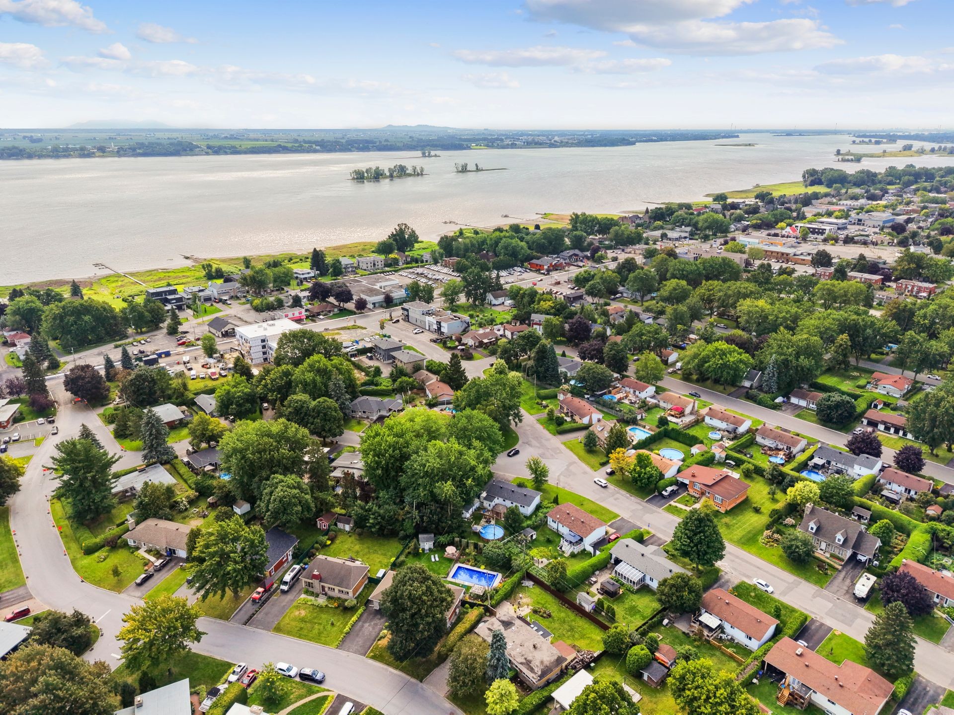 









19


Rue Denis

,
Repentigny (Repentigny),




QC
J6A4W5

