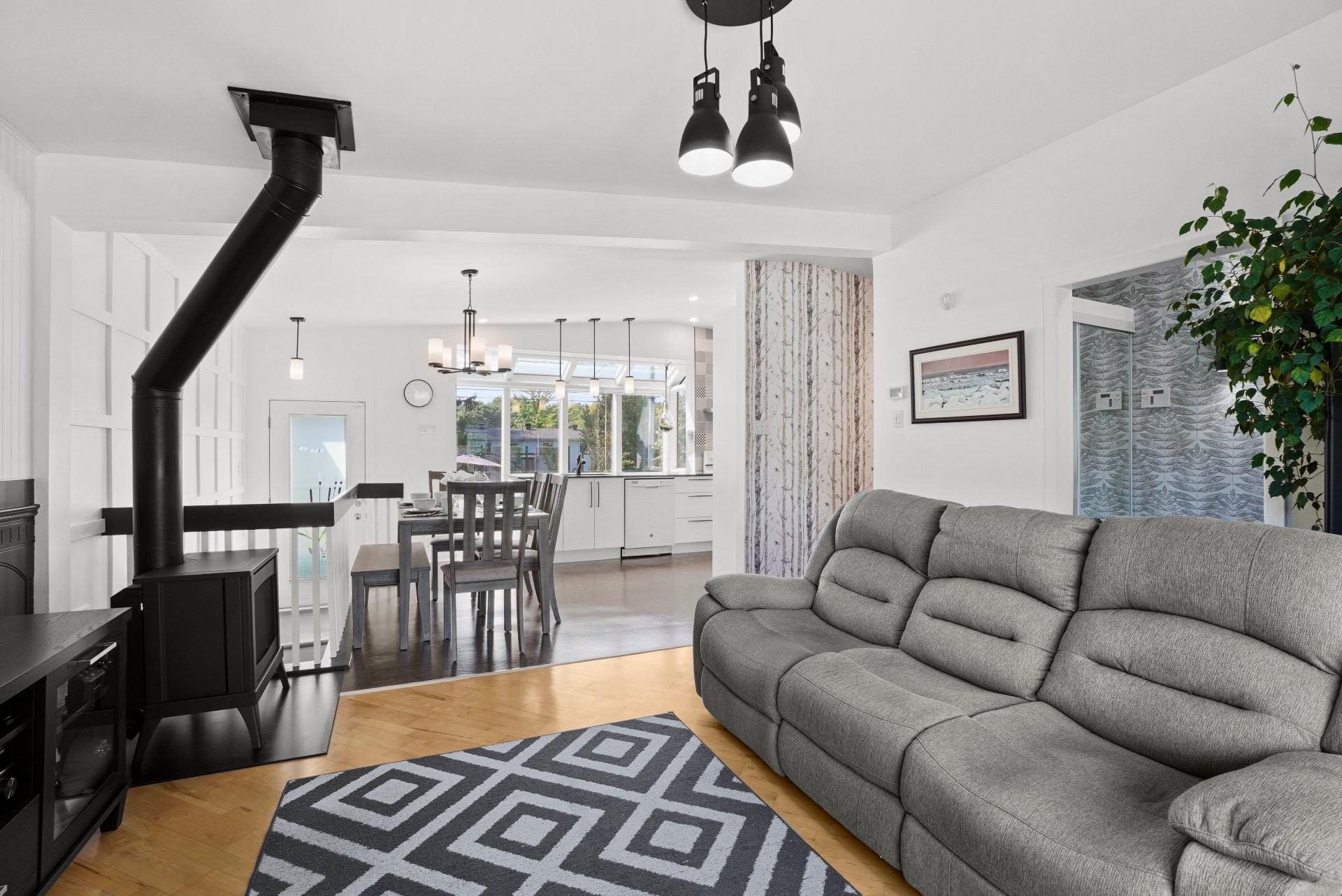 









19


Rue Denis

,
Repentigny (Repentigny),




QC
J6A4W5

