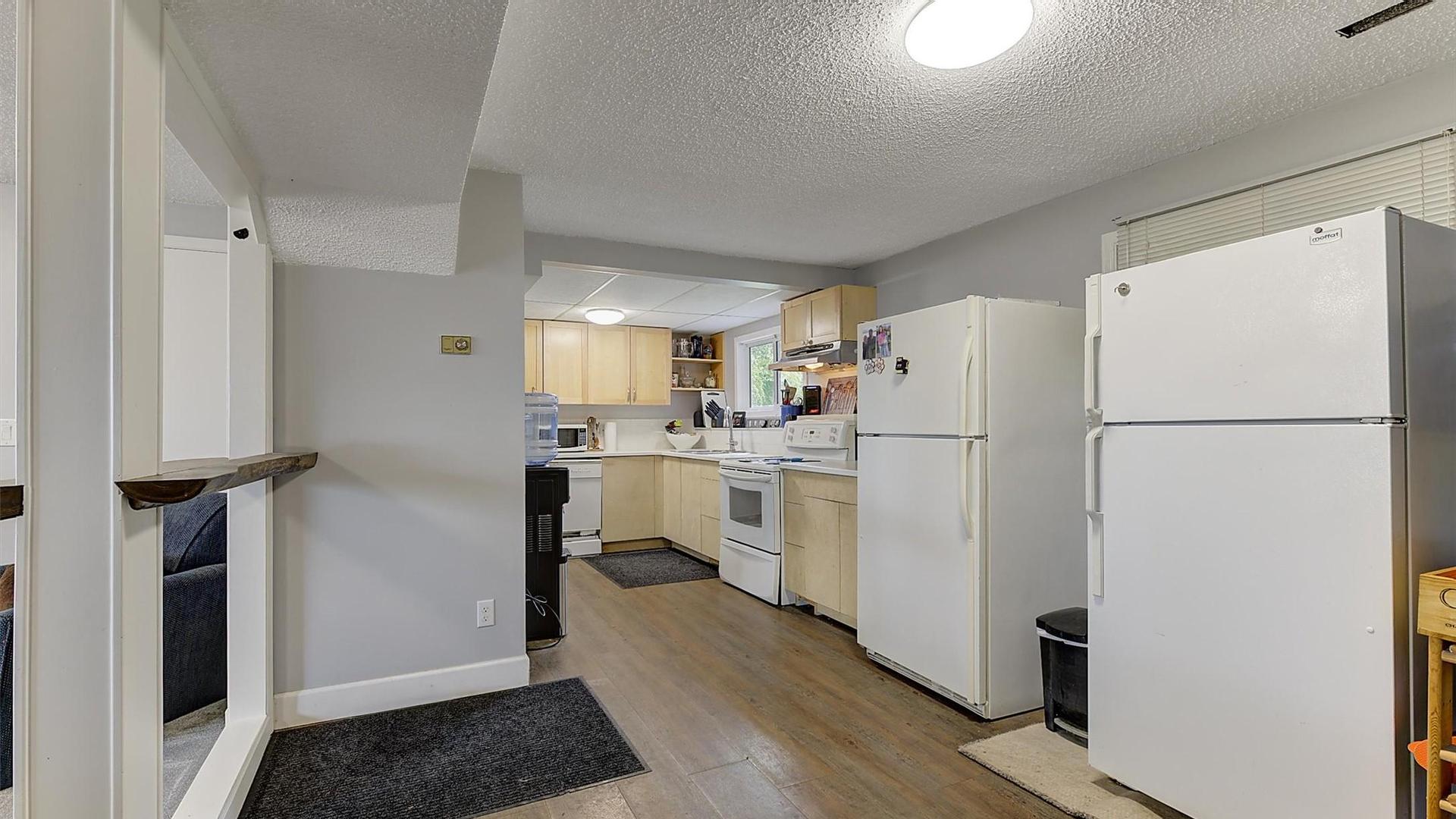 









160


Leo

Road,
Kelowna,




BC
V1X 1E8


