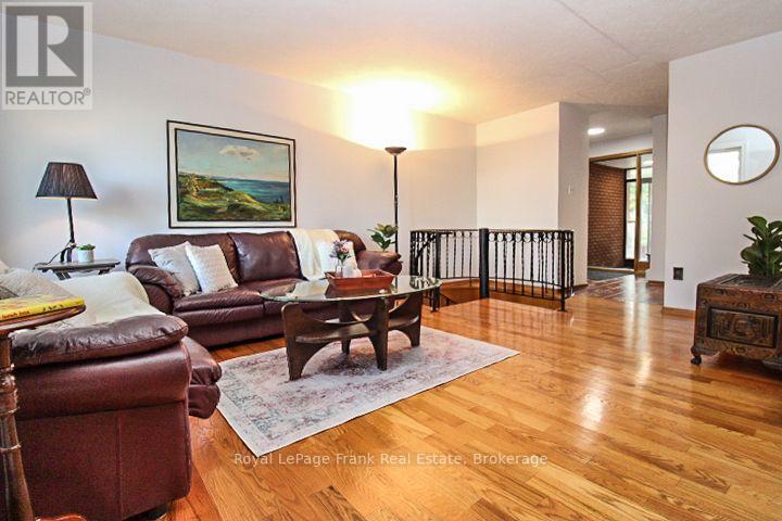 












1561 CHERRYHILL ROAD

,
Peterborough (Monaghan Ward 2),




Ontario
K9K1A7

