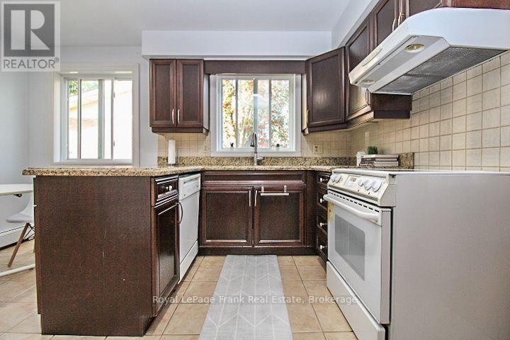 












1561 CHERRYHILL ROAD

,
Peterborough (Monaghan Ward 2),




Ontario
K9K1A7

