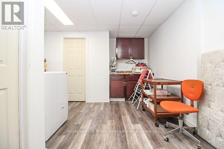 












1561 CHERRYHILL ROAD

,
Peterborough (Monaghan Ward 2),




Ontario
K9K1A7

