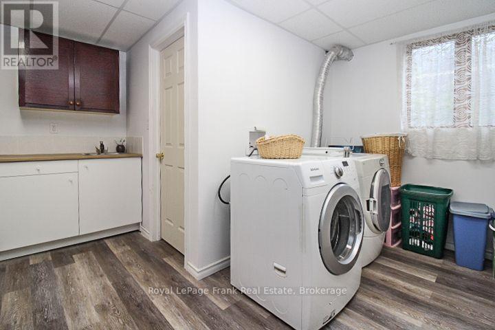 












1561 CHERRYHILL ROAD

,
Peterborough (Monaghan Ward 2),




Ontario
K9K1A7

