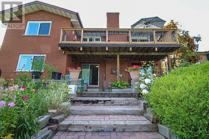 












1561 CHERRYHILL ROAD

,
Peterborough (Monaghan Ward 2),




Ontario
K9K1A7

