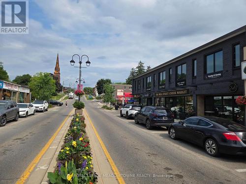 37 Main St S Street View
