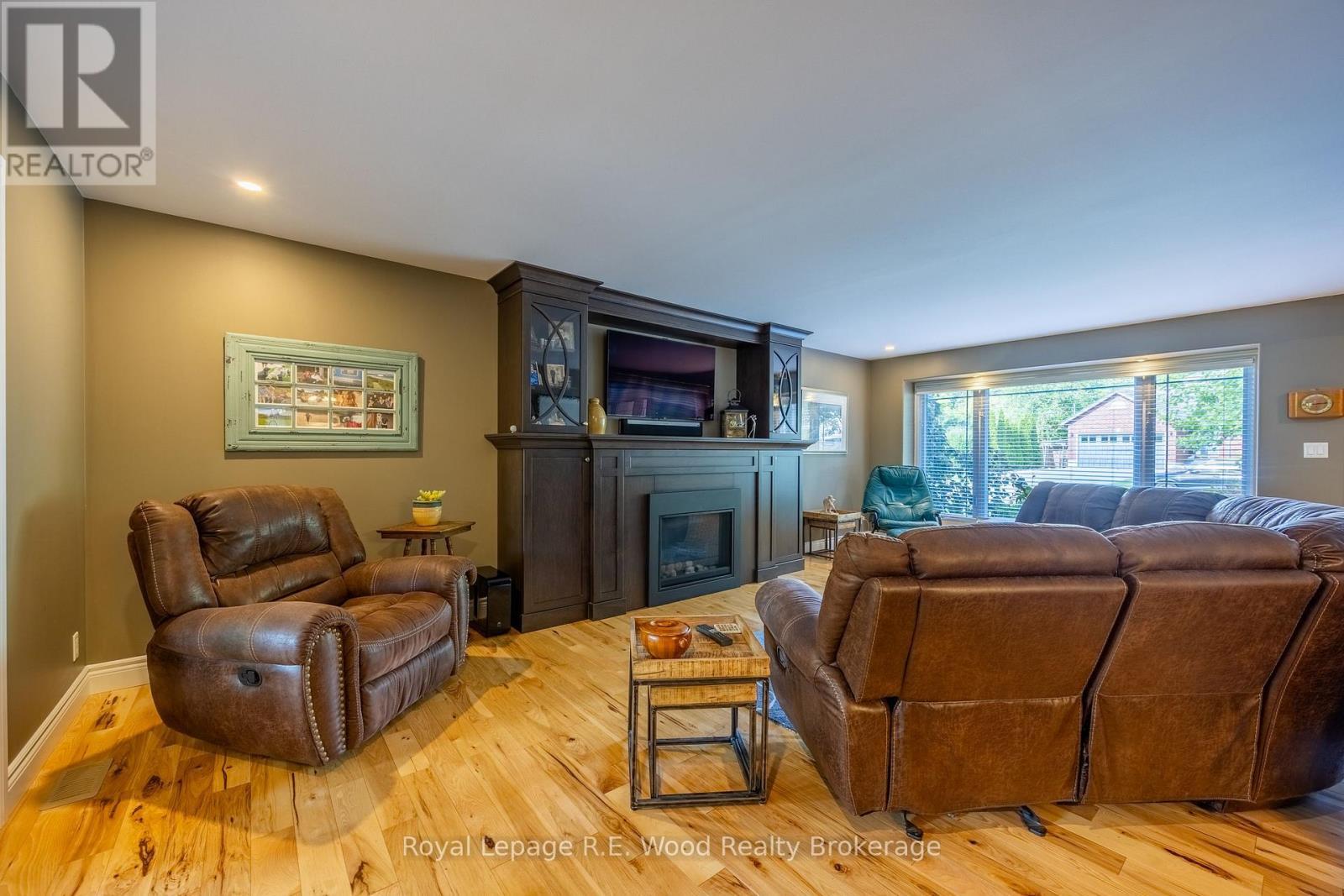 












51 PARKWOOD DRIVE

,
Tillsonburg,




Ontario
N4G2B7

