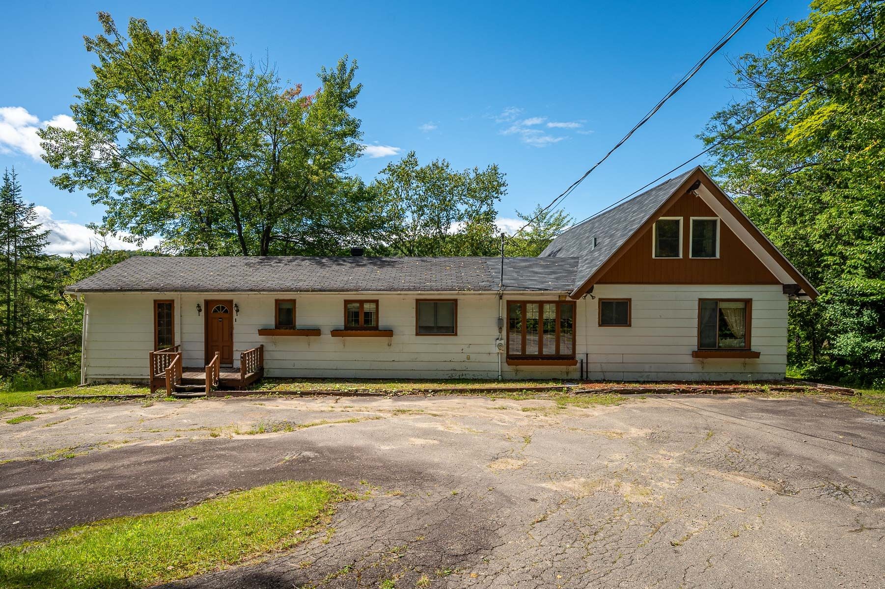 









2577


Mtée du Lac-Louise

,
Saint-Adolphe-d'Howard,




QC
J0T2B0


