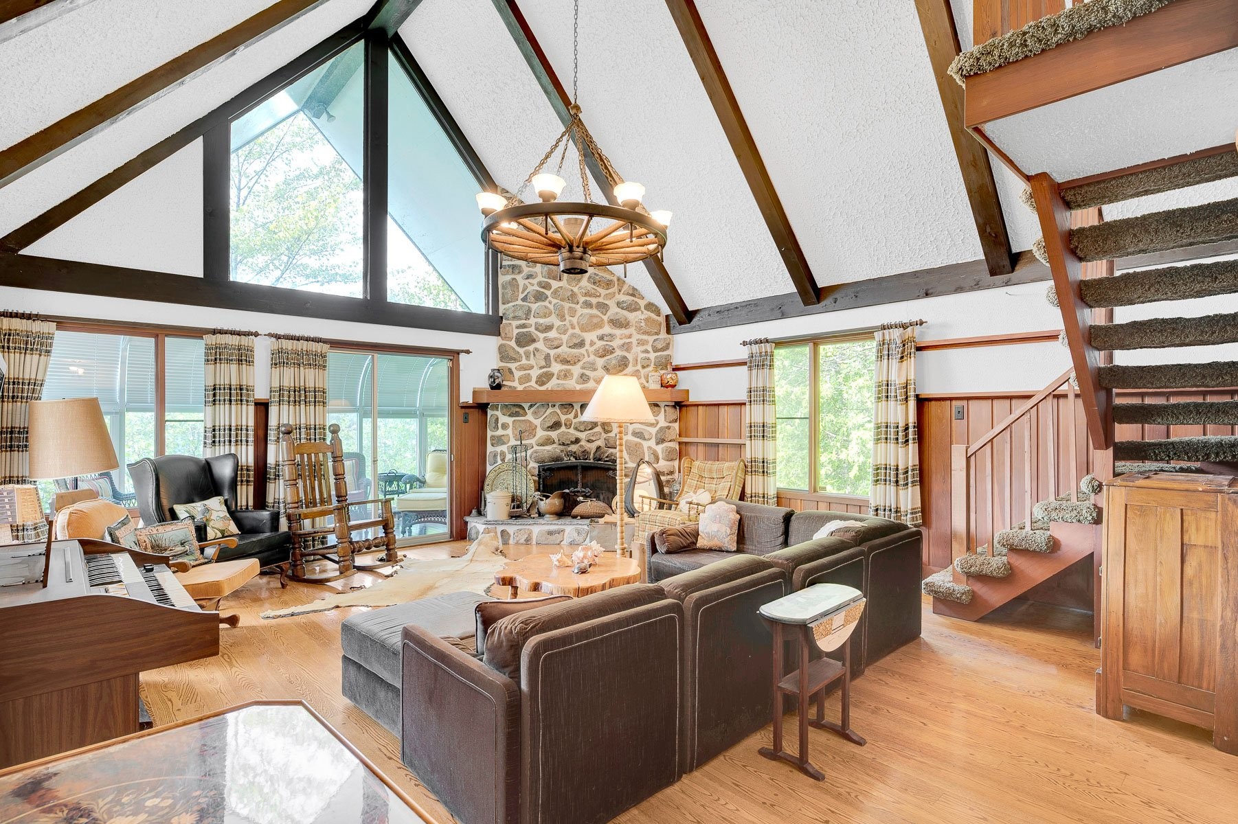 









2577


Mtée du Lac-Louise

,
Saint-Adolphe-d'Howard,




QC
J0T2B0

