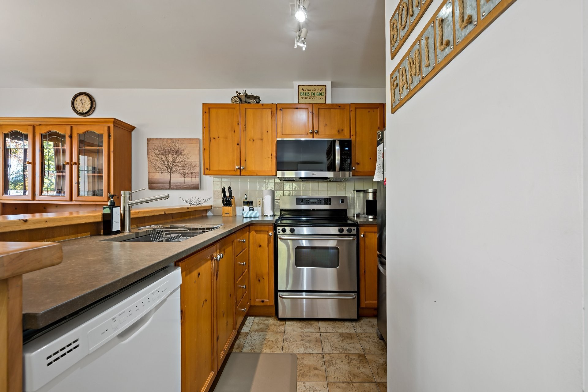 









197


Ch. de la Forêt

, 9,
Mont-Tremblant,




QC
J8E3K8

