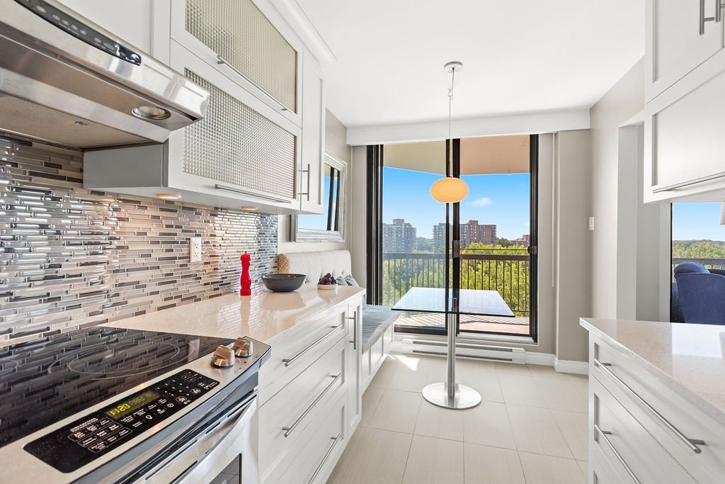 









4300


Place des Cageux

, 807,
Laval (Chomedey),




QC
H7W4Z3

