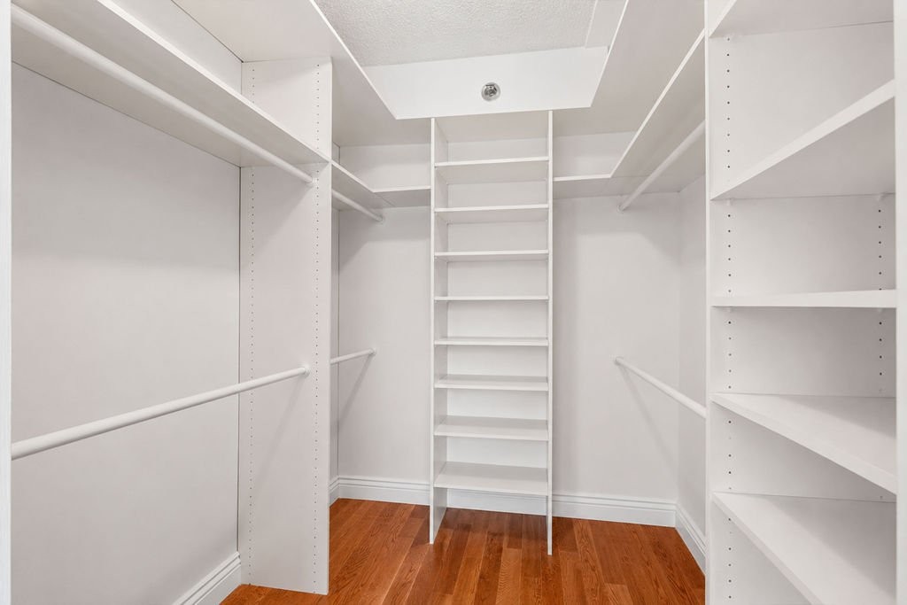 









4300


Place des Cageux

, 807,
Laval (Chomedey),




QC
H7W4Z3

