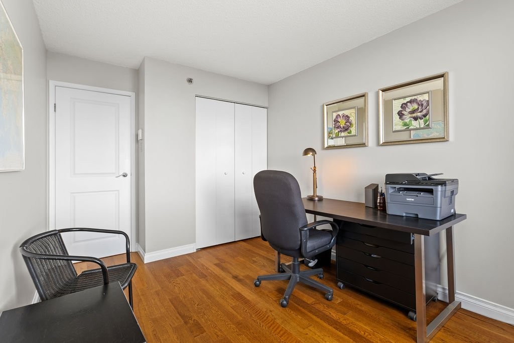 









4300


Place des Cageux

, 807,
Laval (Chomedey),




QC
H7W4Z3


