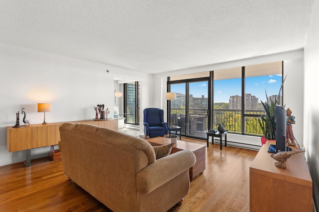 









4300


Place des Cageux

, 807,
Laval (Chomedey),




QC
H7W4Z3

