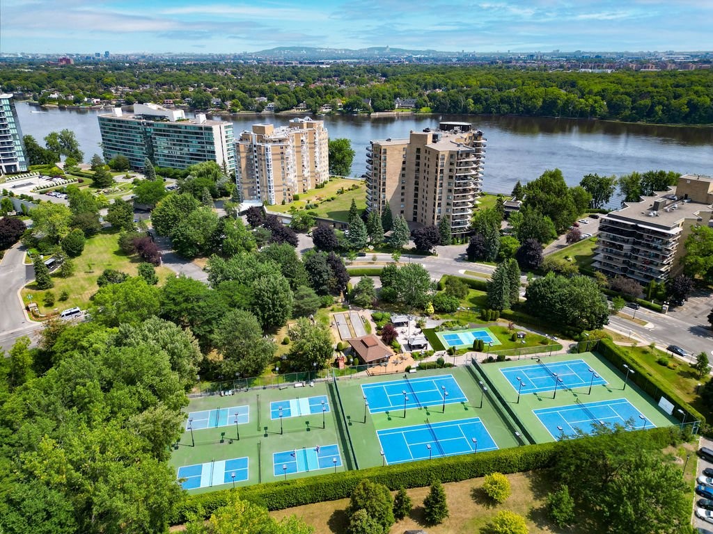









4300


Place des Cageux

, 807,
Laval (Chomedey),




QC
H7W4Z3

