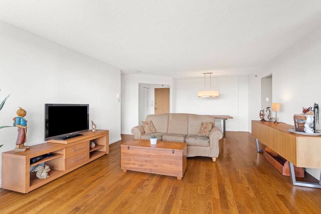 









4300


Place des Cageux

, 807,
Laval (Chomedey),




QC
H7W4Z3

